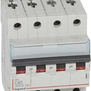 Disjoncteur DX³ 6000 -vis/vis- 4P- 400V~-40A-courbeC-peigne HX³ trad 4P - 4M