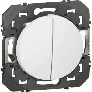 Double interrupteur ou va-et-vient dooxie 10AX 250V~ finition blanc