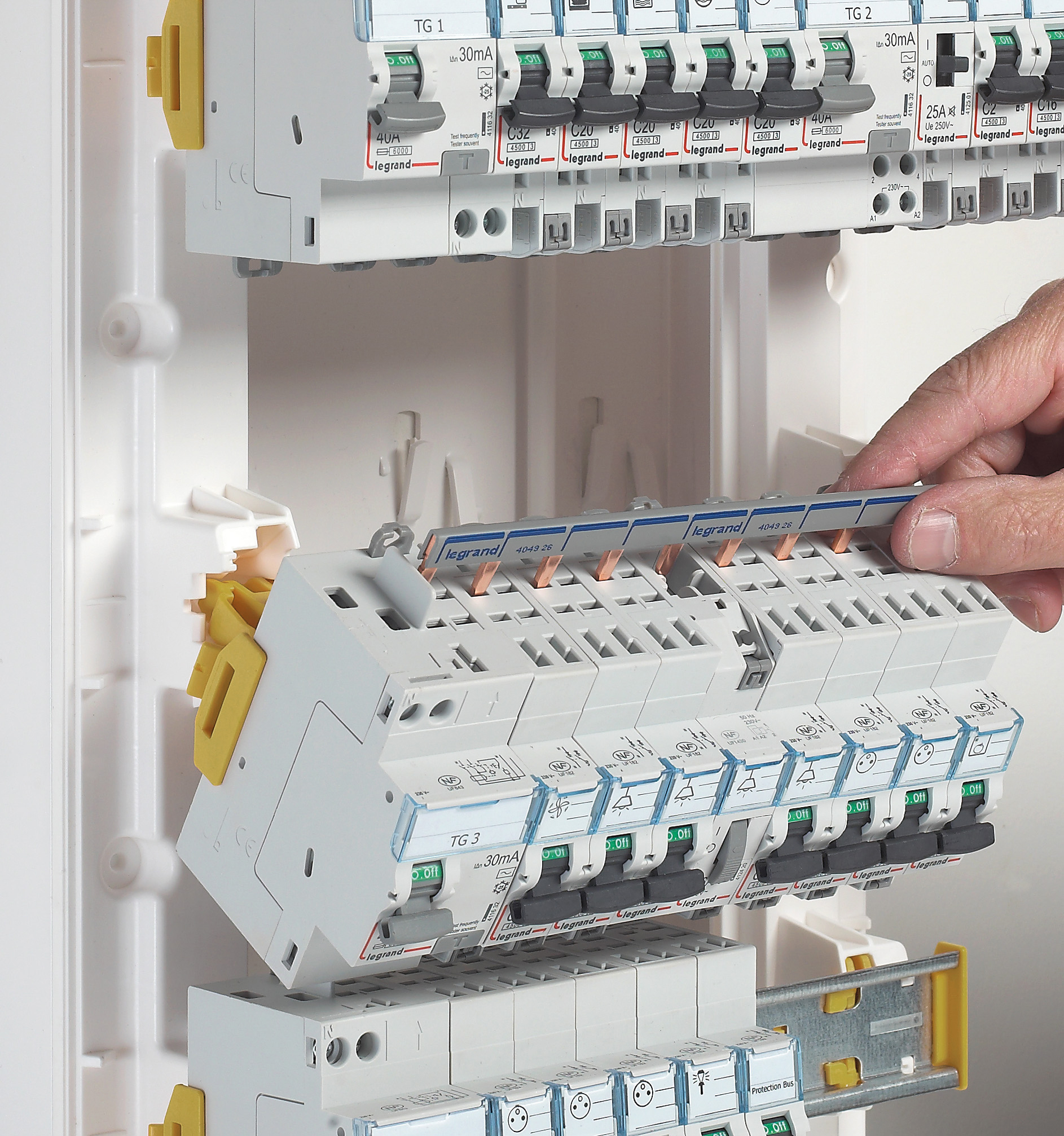 Coffret Drivia 13 modules 4 rangées saillie IP30 IK05 - Blanc RAL9003 – Image 5